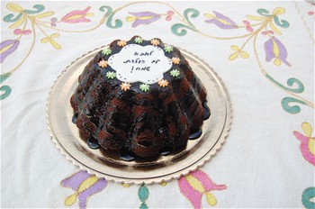 עוגת שוקולד מעוטרת ליום הולדת